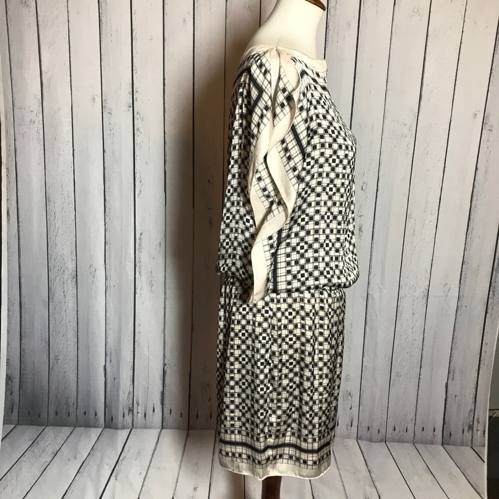 Max Studio Handkerchief Dress - Picture 3 of 7
